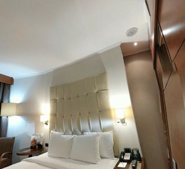 Банкомат Восточного Экспресс Банка по адресу ул. Чаплыгина,  д. 93