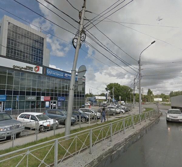 Банкомат Газпромбанка по адресу пл. Труда,  д. 1