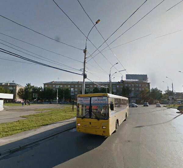 Банкомат Росбанка по адресу ст. метро «Площадь Маркса»