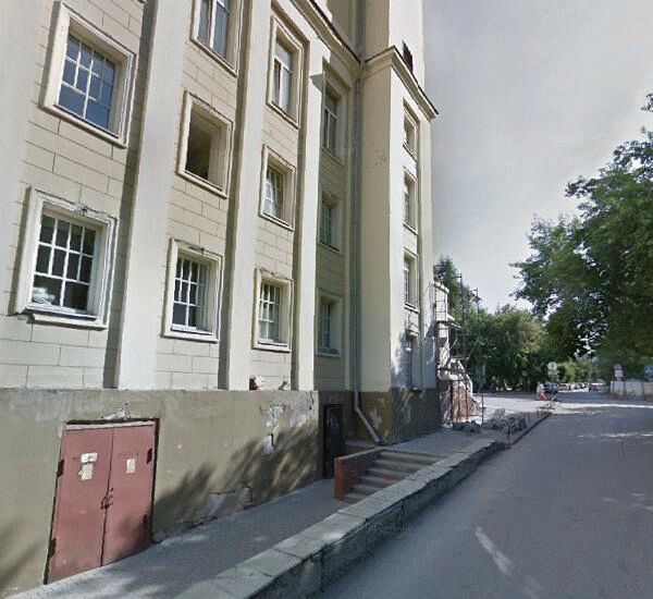 Банкомат Уральского Банка Реконструкции и Развития по адресу ул. Ленина,  д. 19